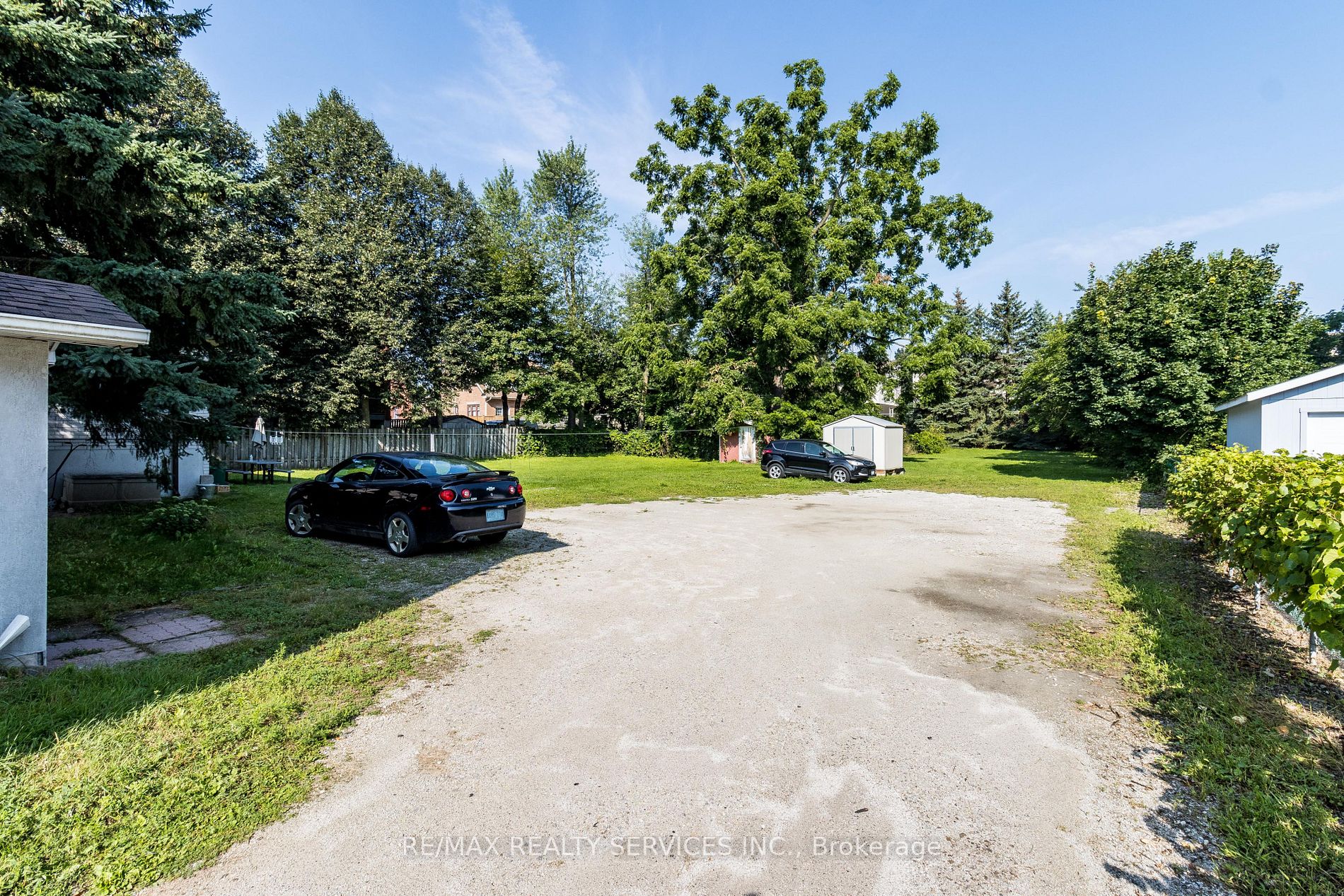 76 Maple Ave