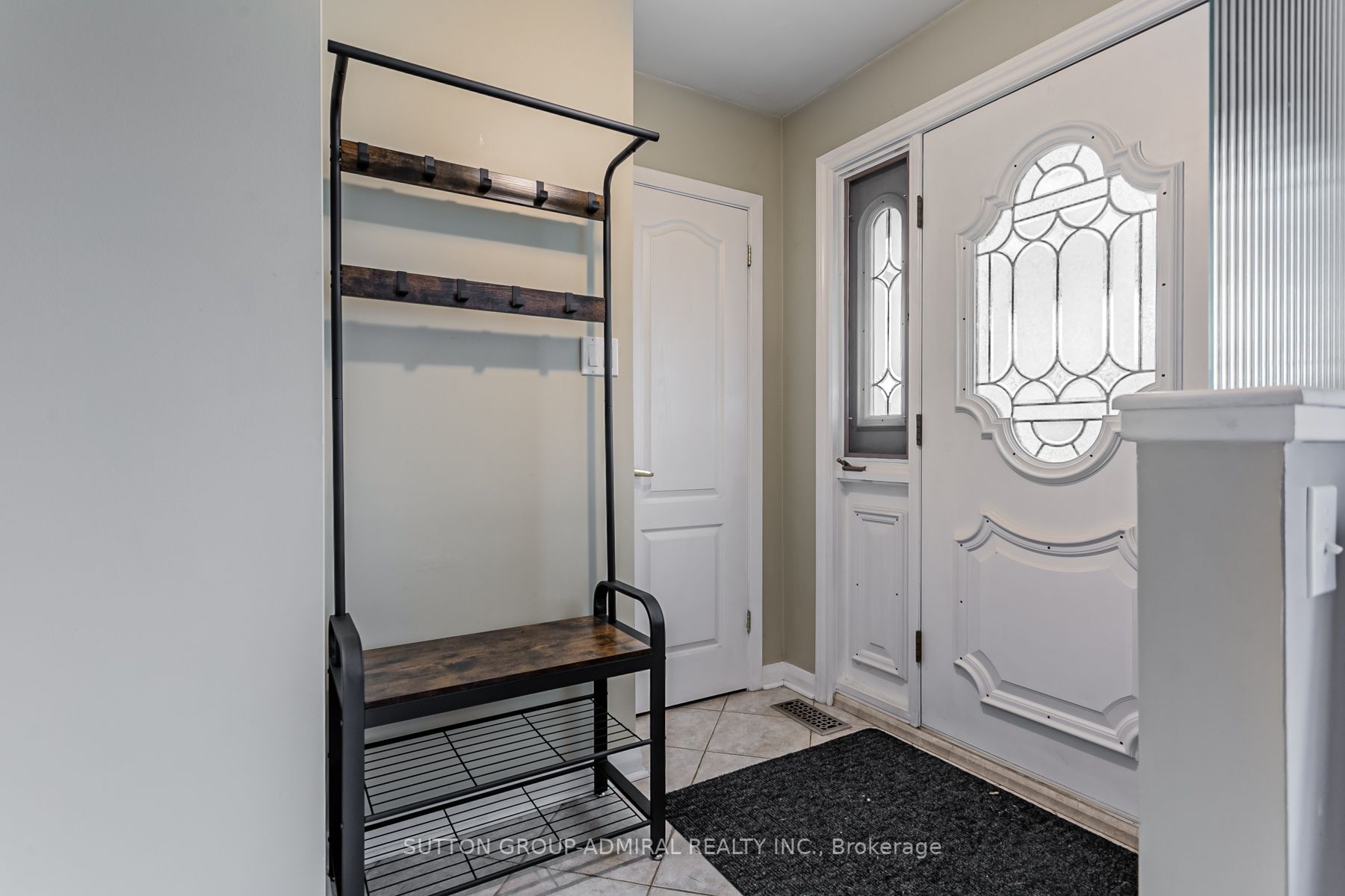 102 Cornwall Rd, #Upper