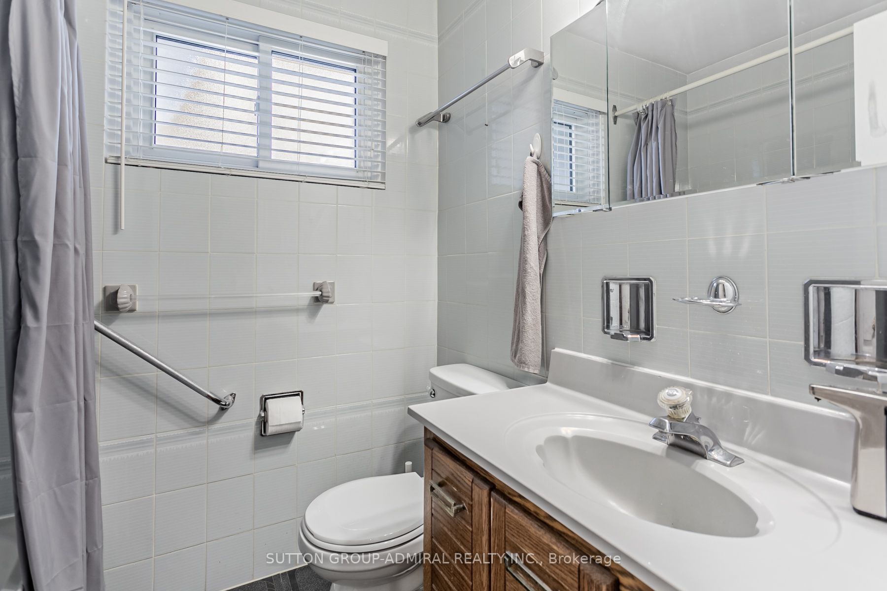 102 Cornwall Rd, #Upper