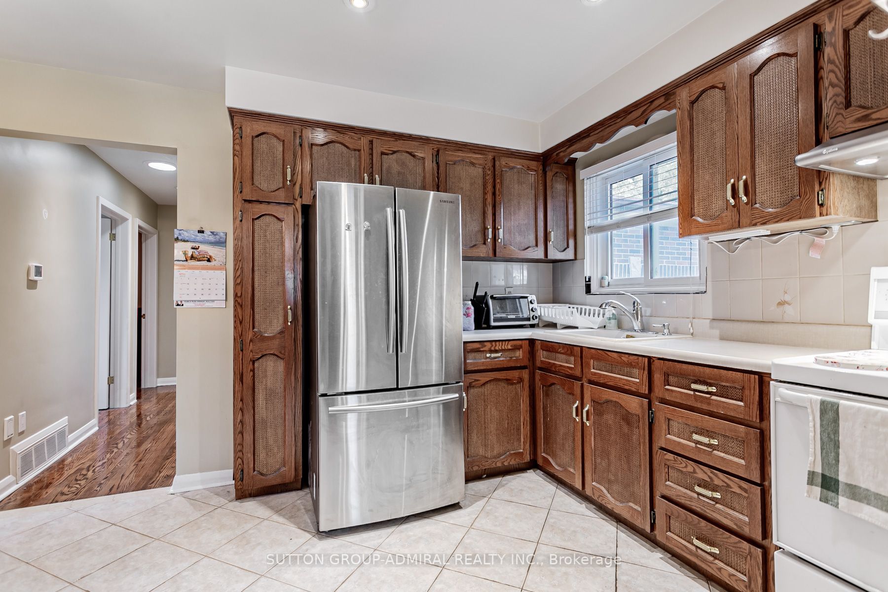 102 Cornwall Rd, #Upper