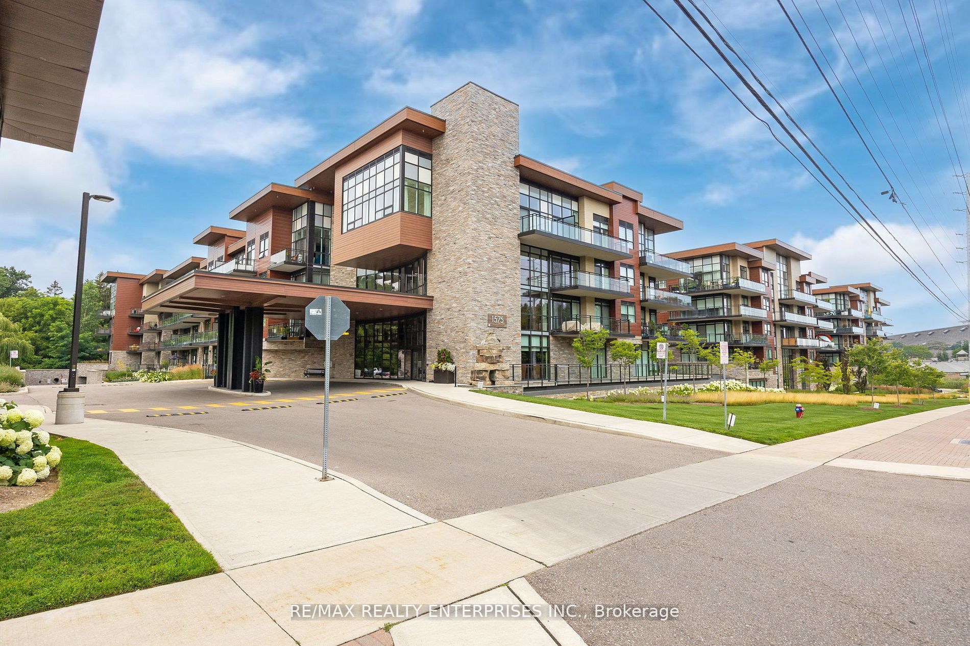 1575 Lakeshore Rd W, #354
