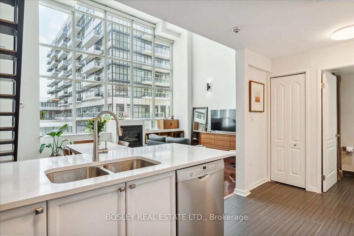 300 Manitoba Street, #215