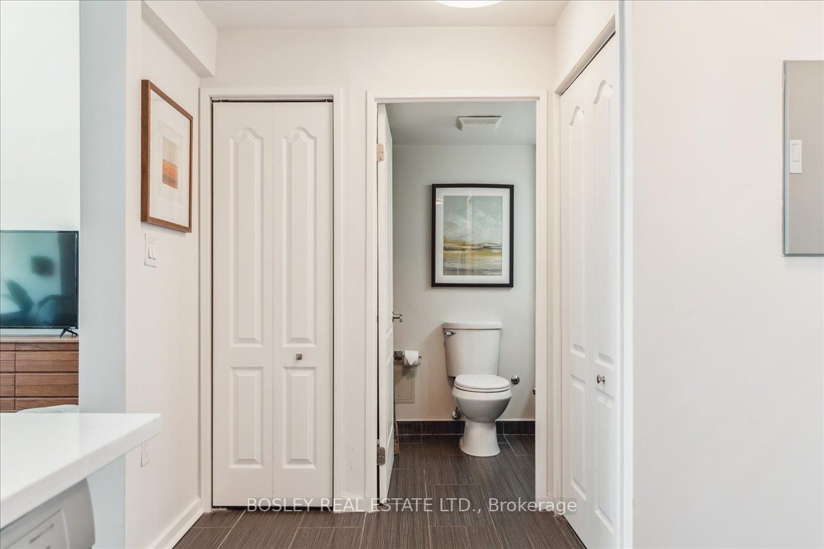 300 Manitoba Street, #215
