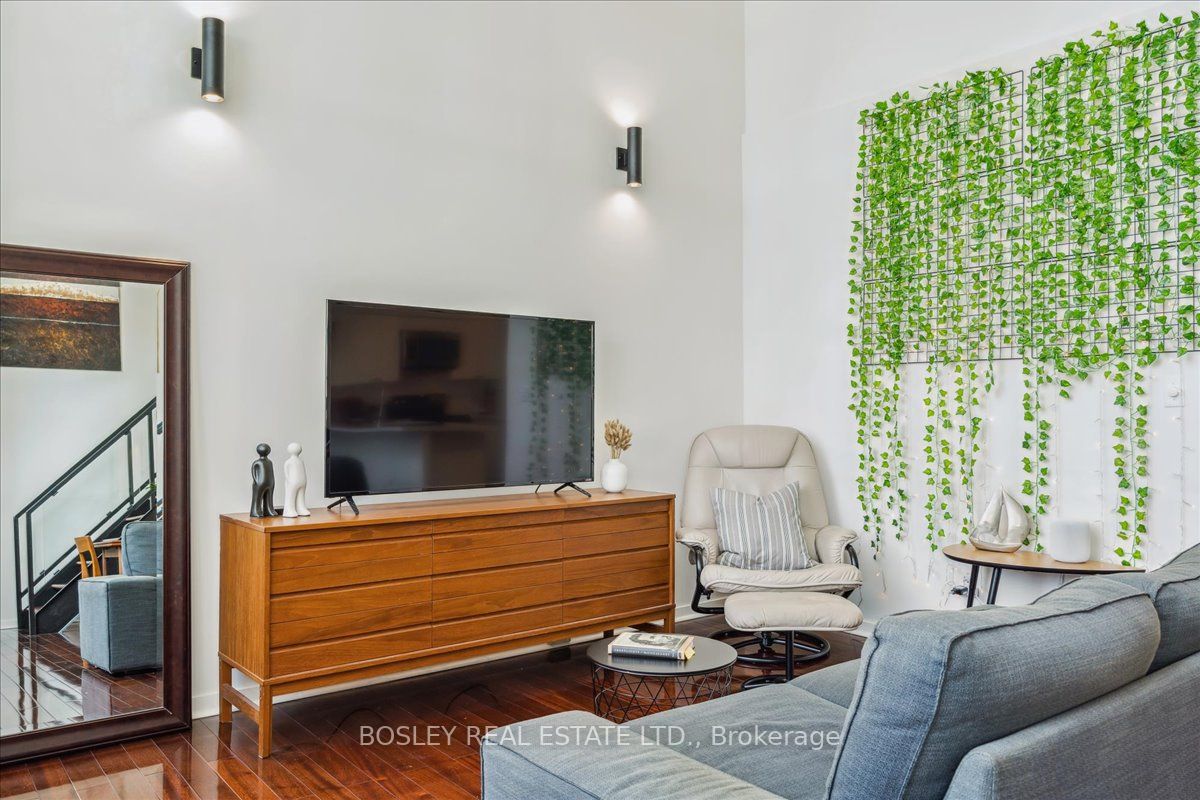 300 Manitoba Street, #215
