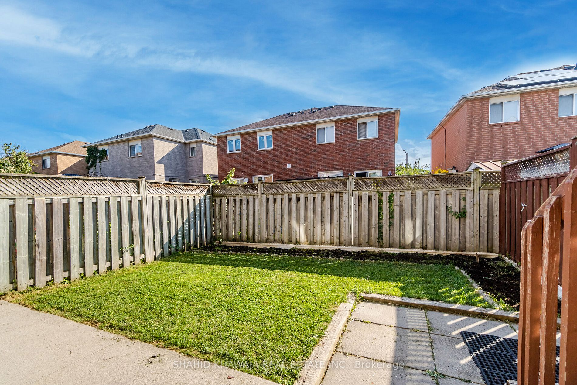 786 Stonebridge Ave