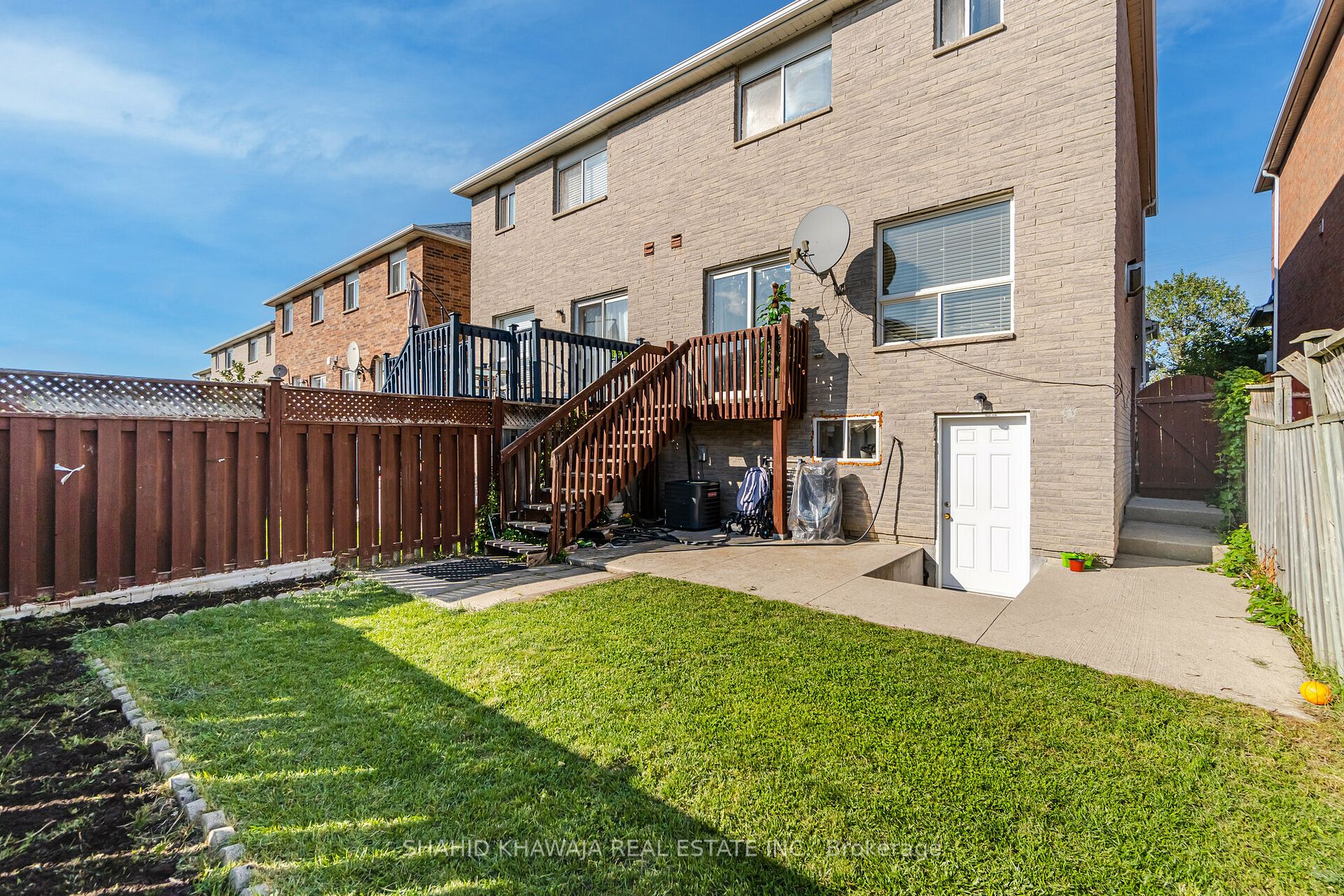 786 Stonebridge Ave