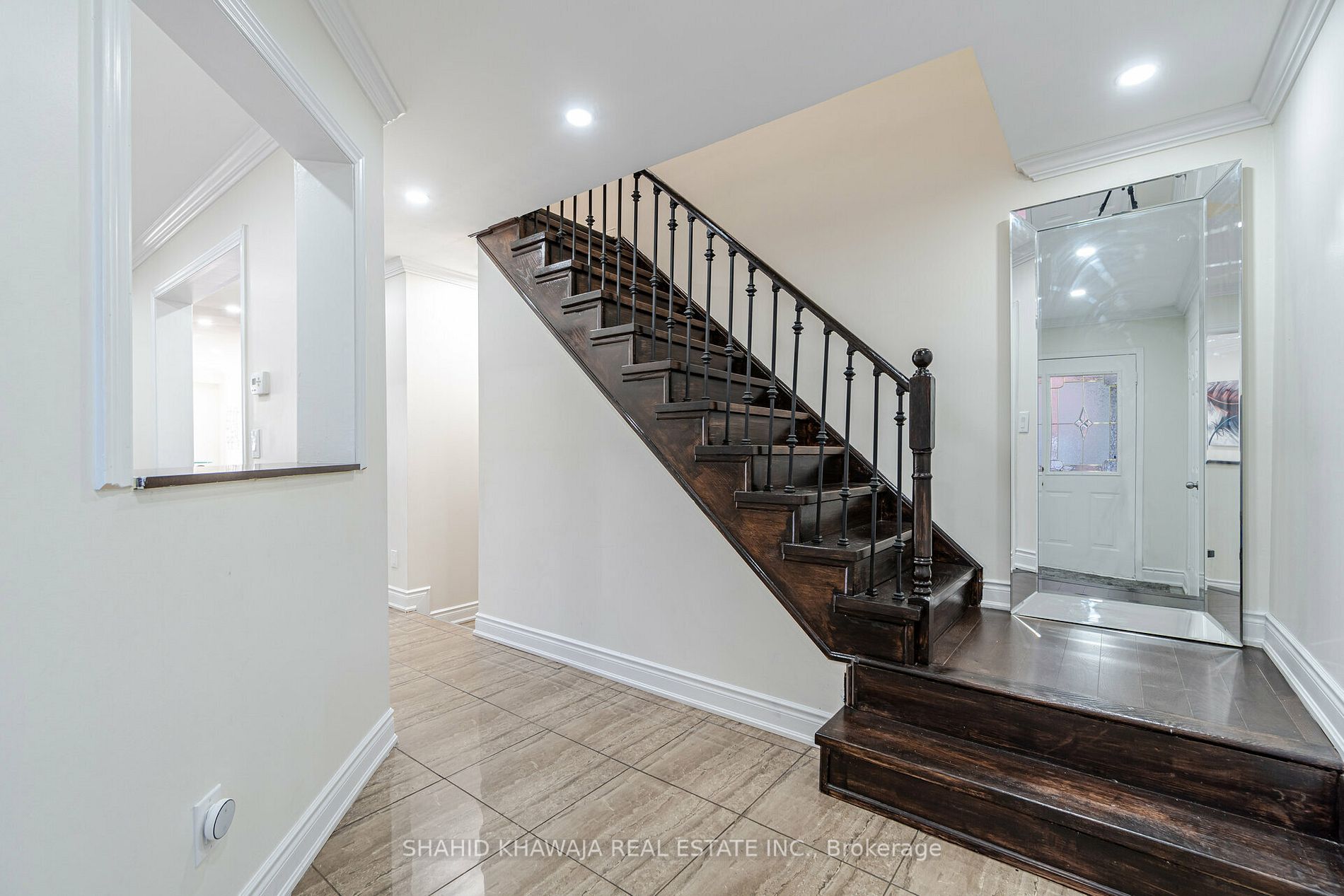 786 Stonebridge Ave