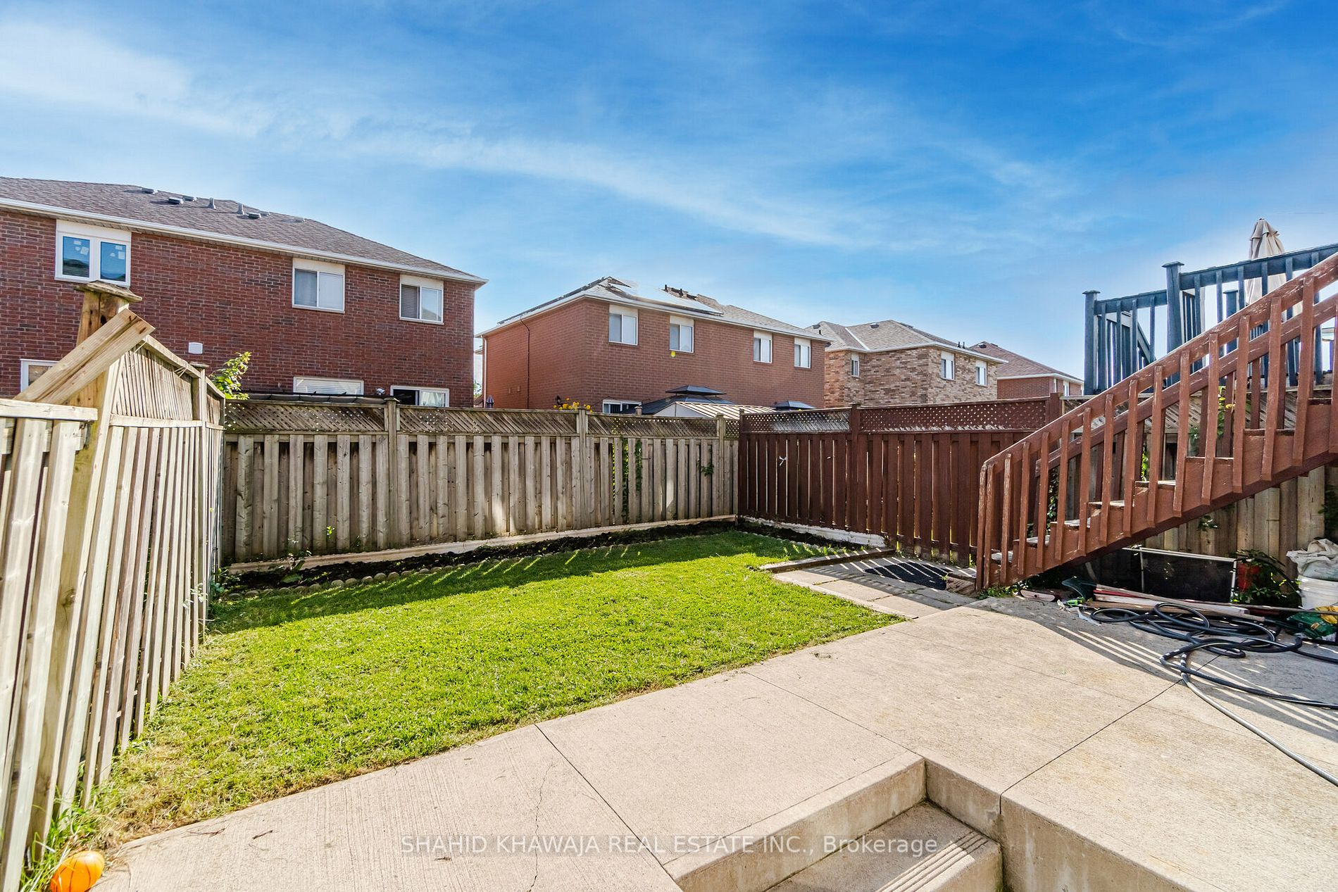 786 Stonebridge Ave