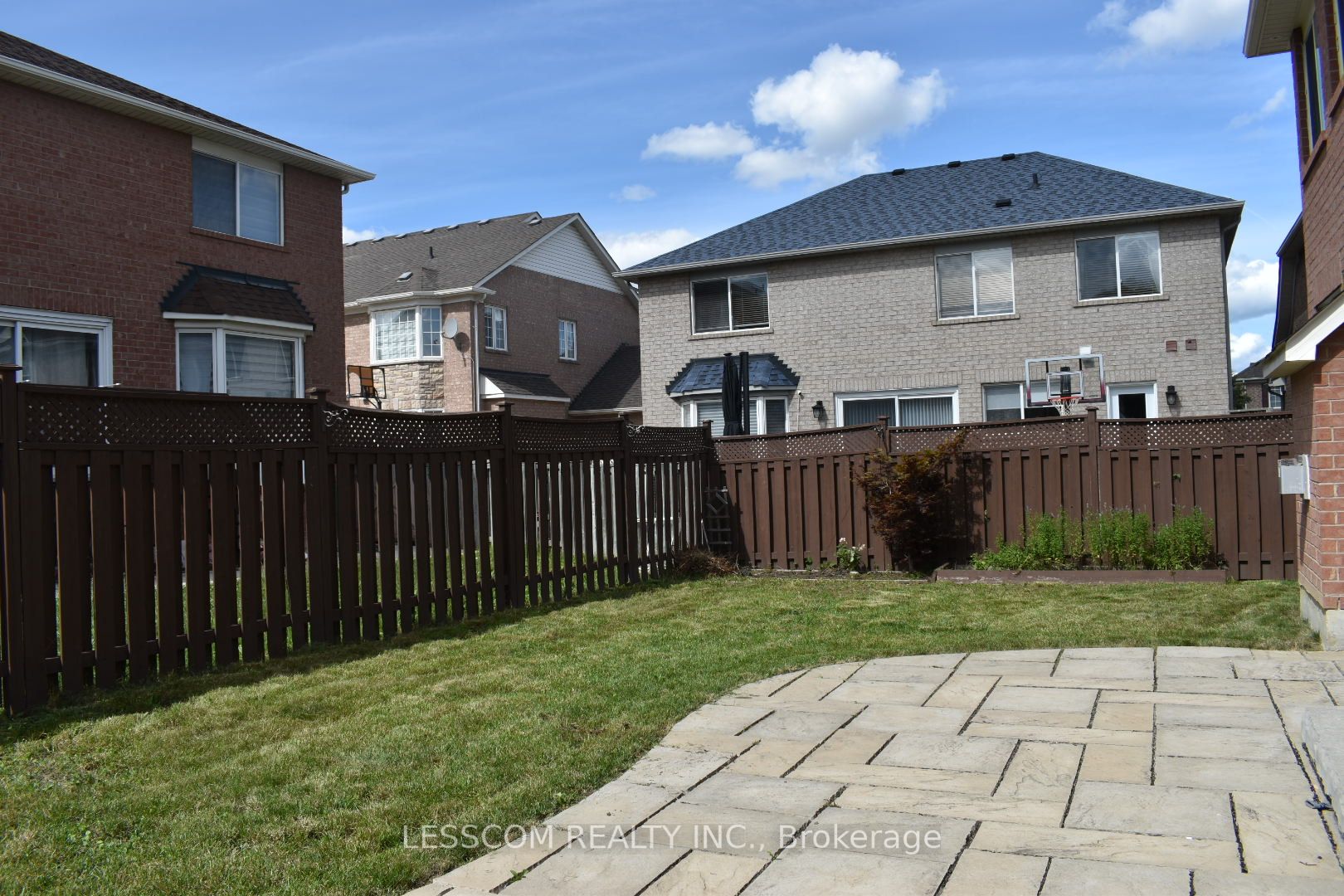 4 Cogswell Cres