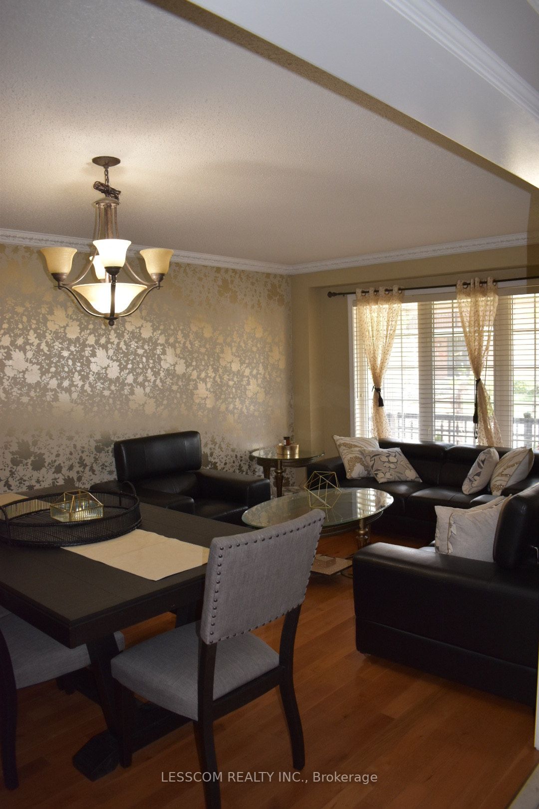 4 Cogswell Cres