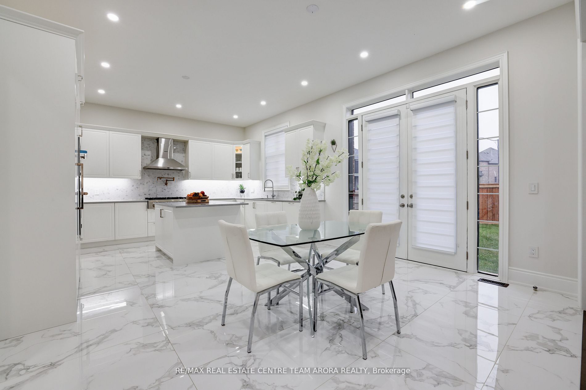 27 Rolling Acres Dr