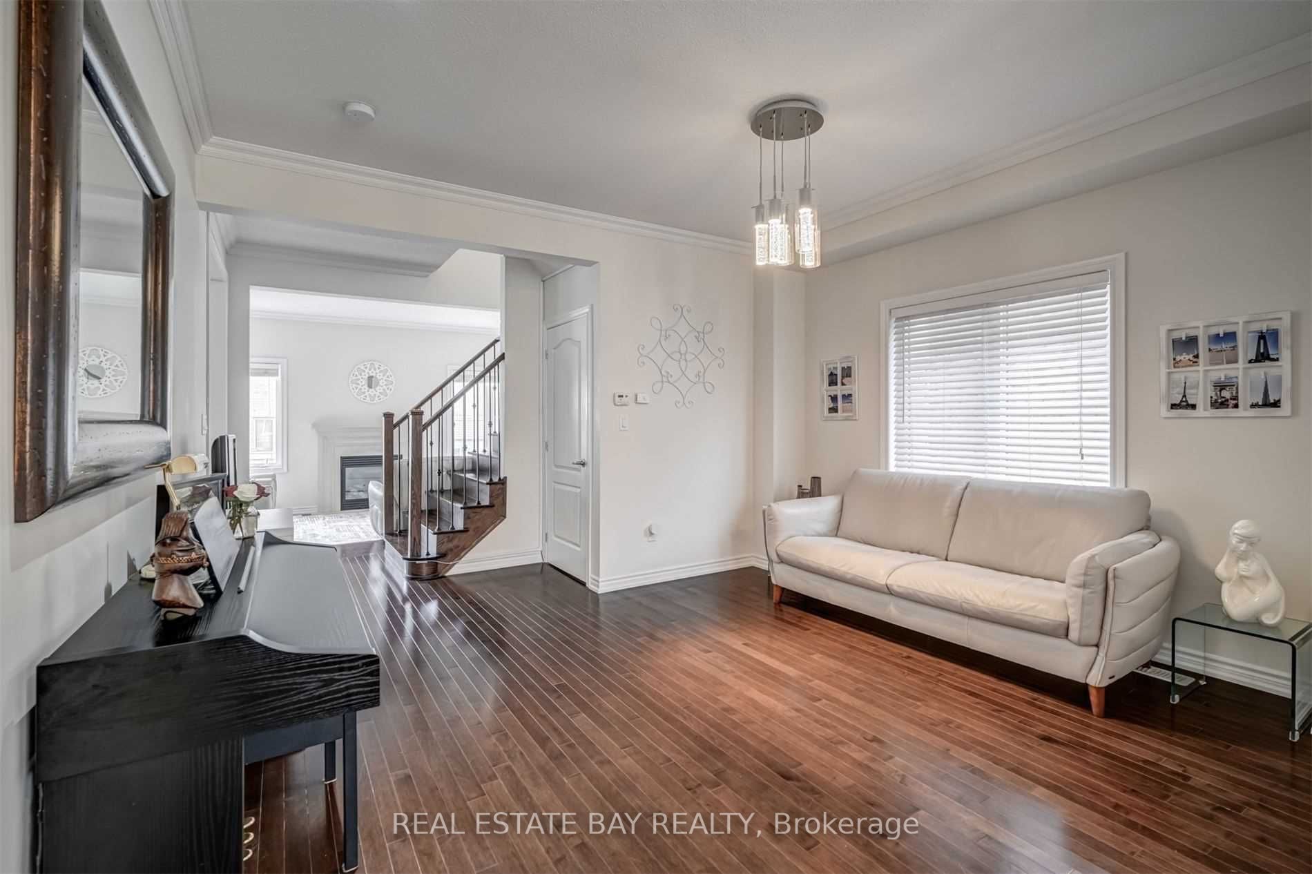 33 Lone Rock Circle