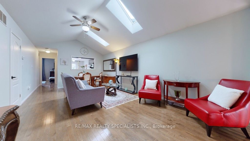 26 Murray Crt