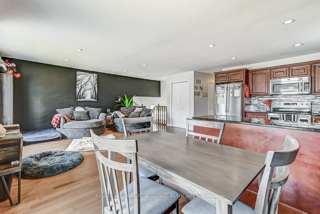 95 Avonmore Crescent