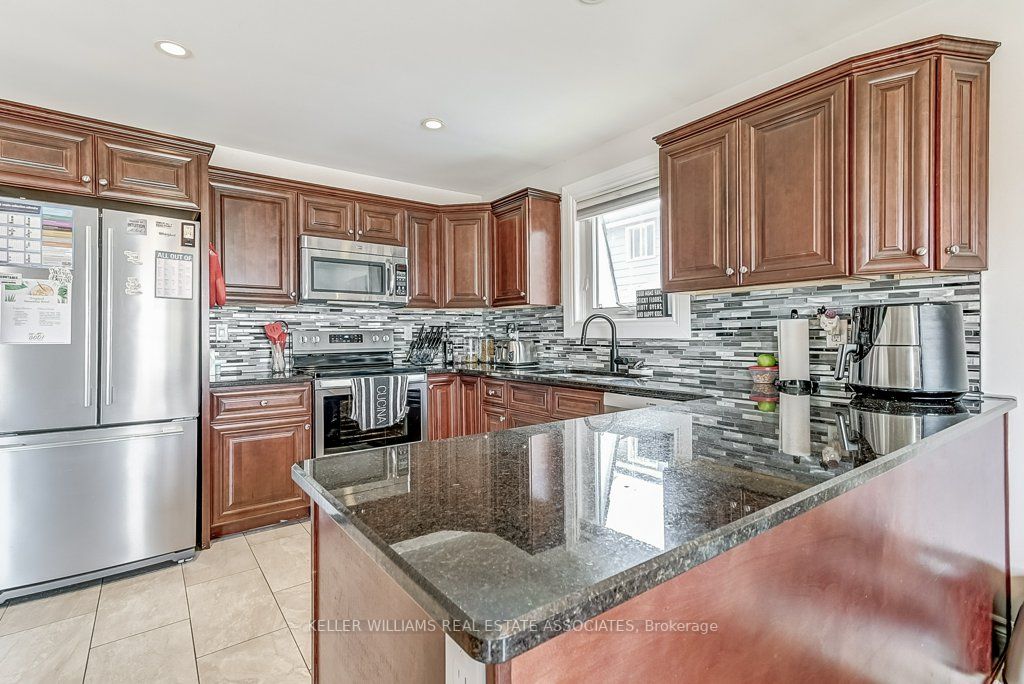 95 Avonmore Crescent