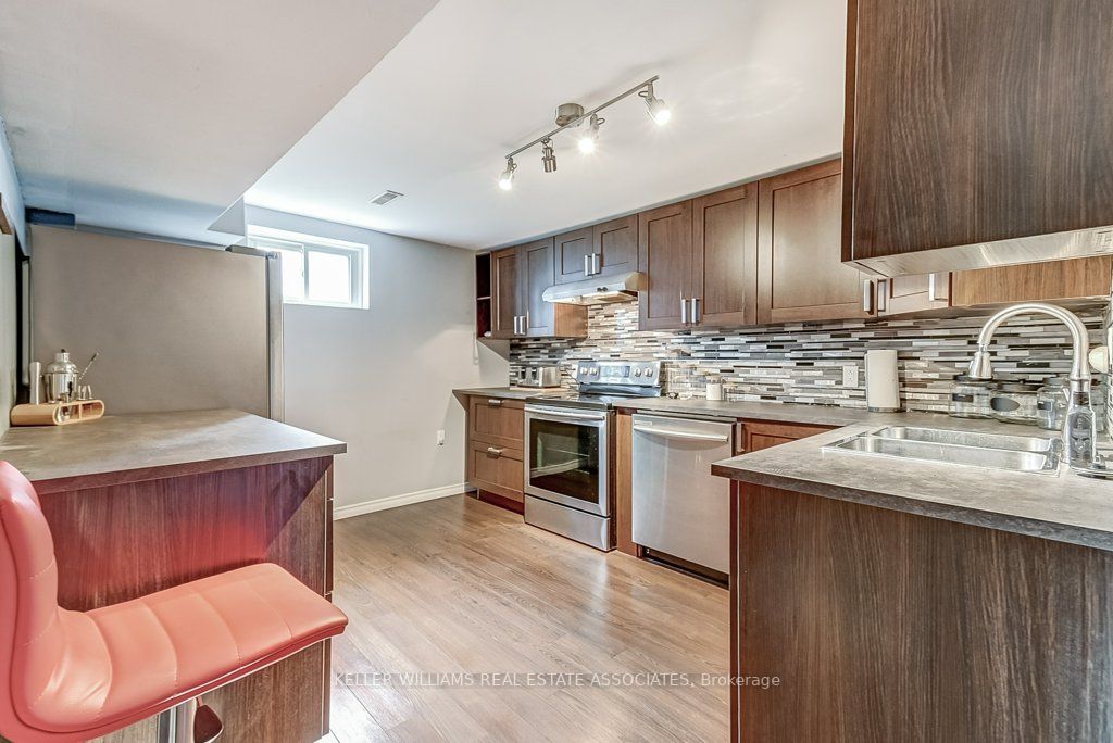 95 Avonmore Crescent