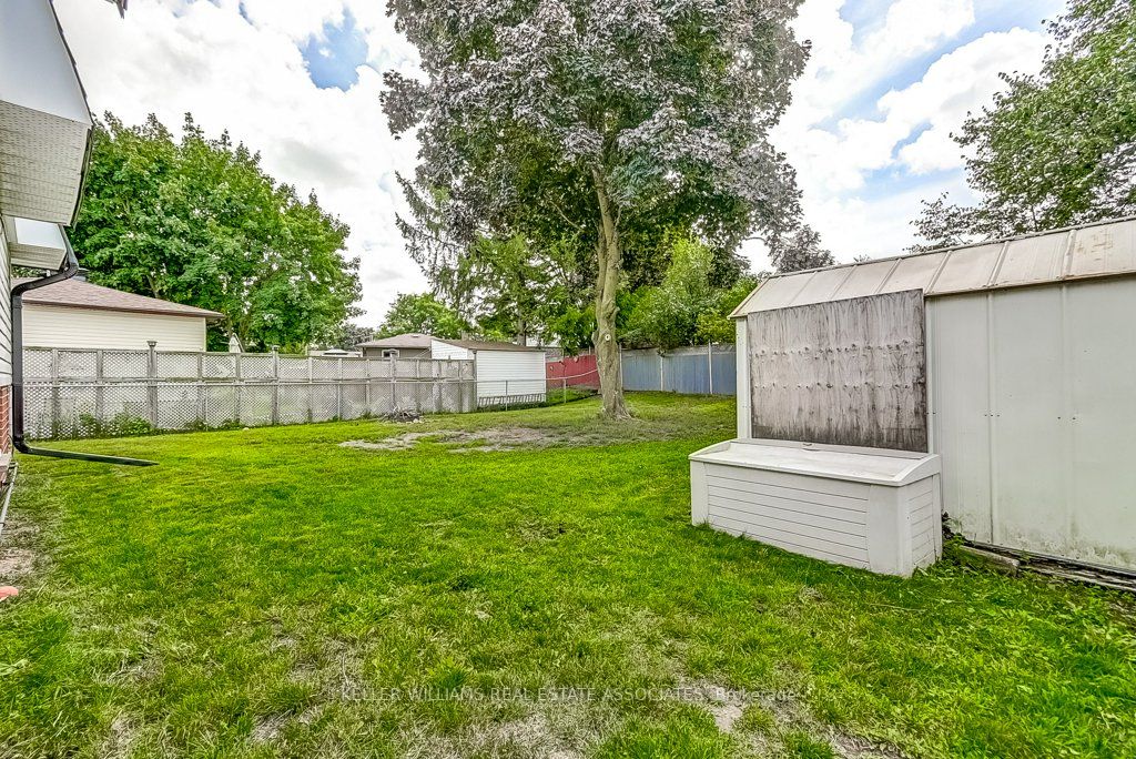 95 Avonmore Crescent