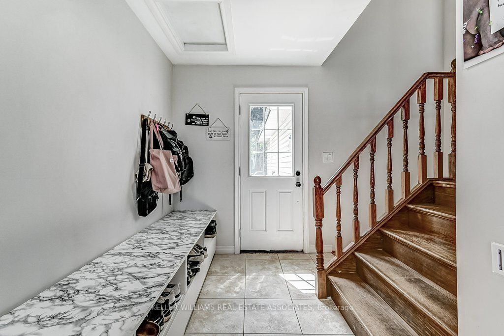95 Avonmore Crescent