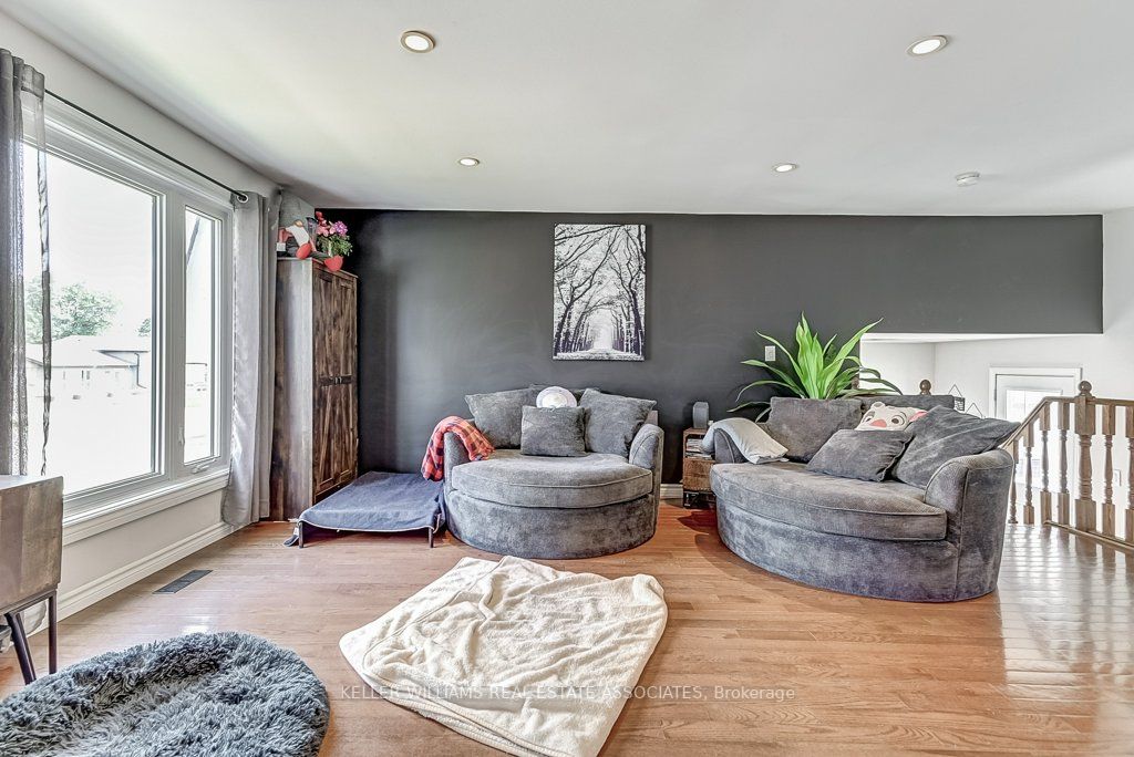 95 Avonmore Crescent