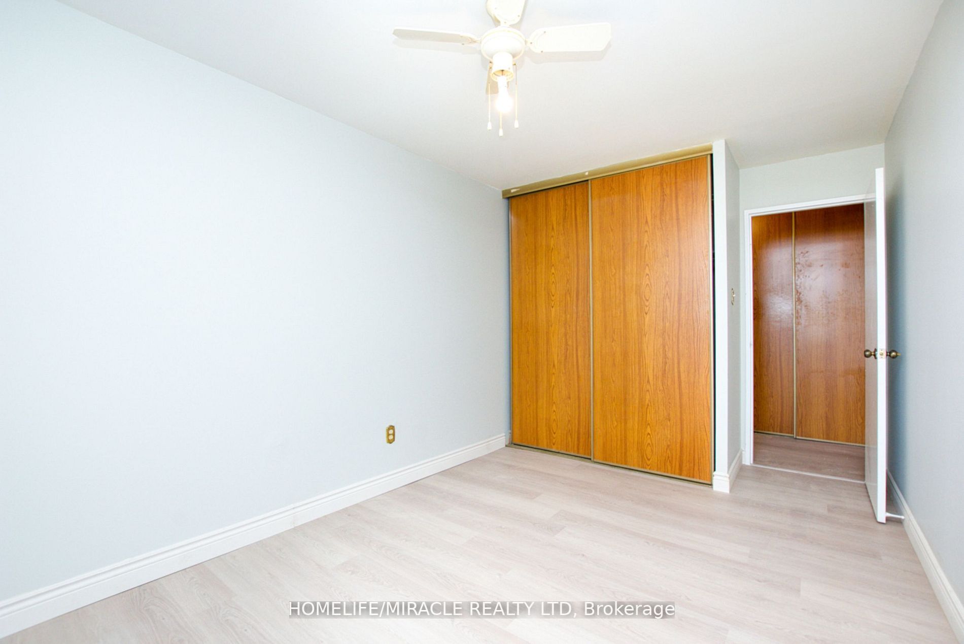 3533 Derry Road E, #801
