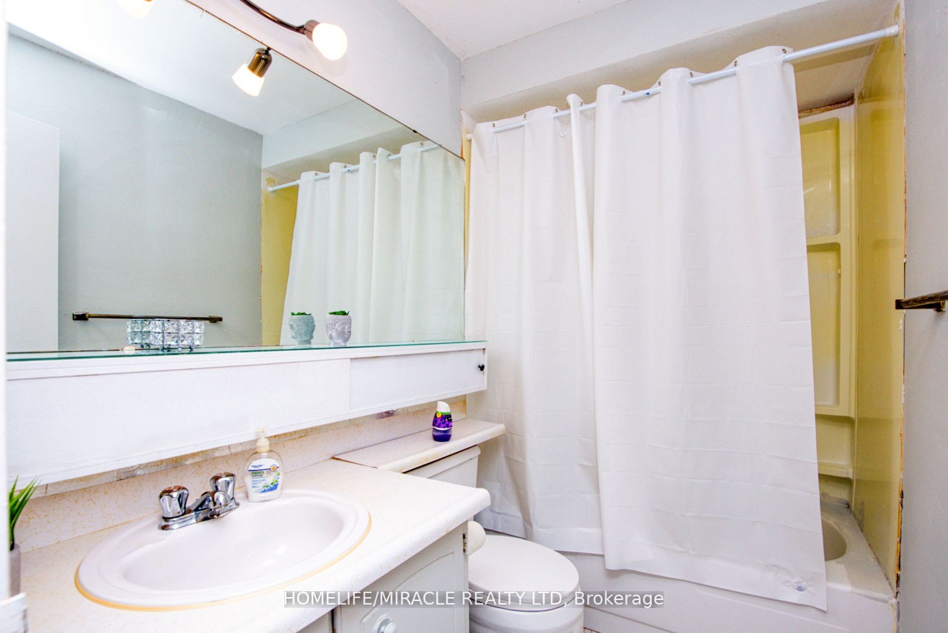 3533 Derry Road E, #801