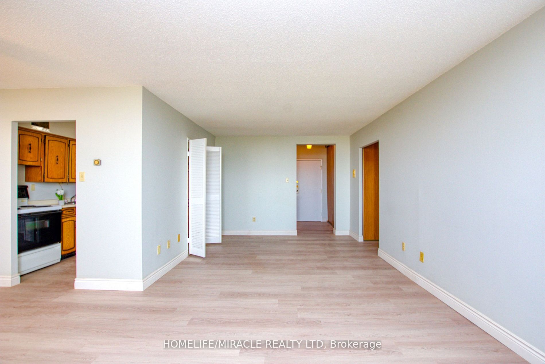 3533 Derry Road E, #801