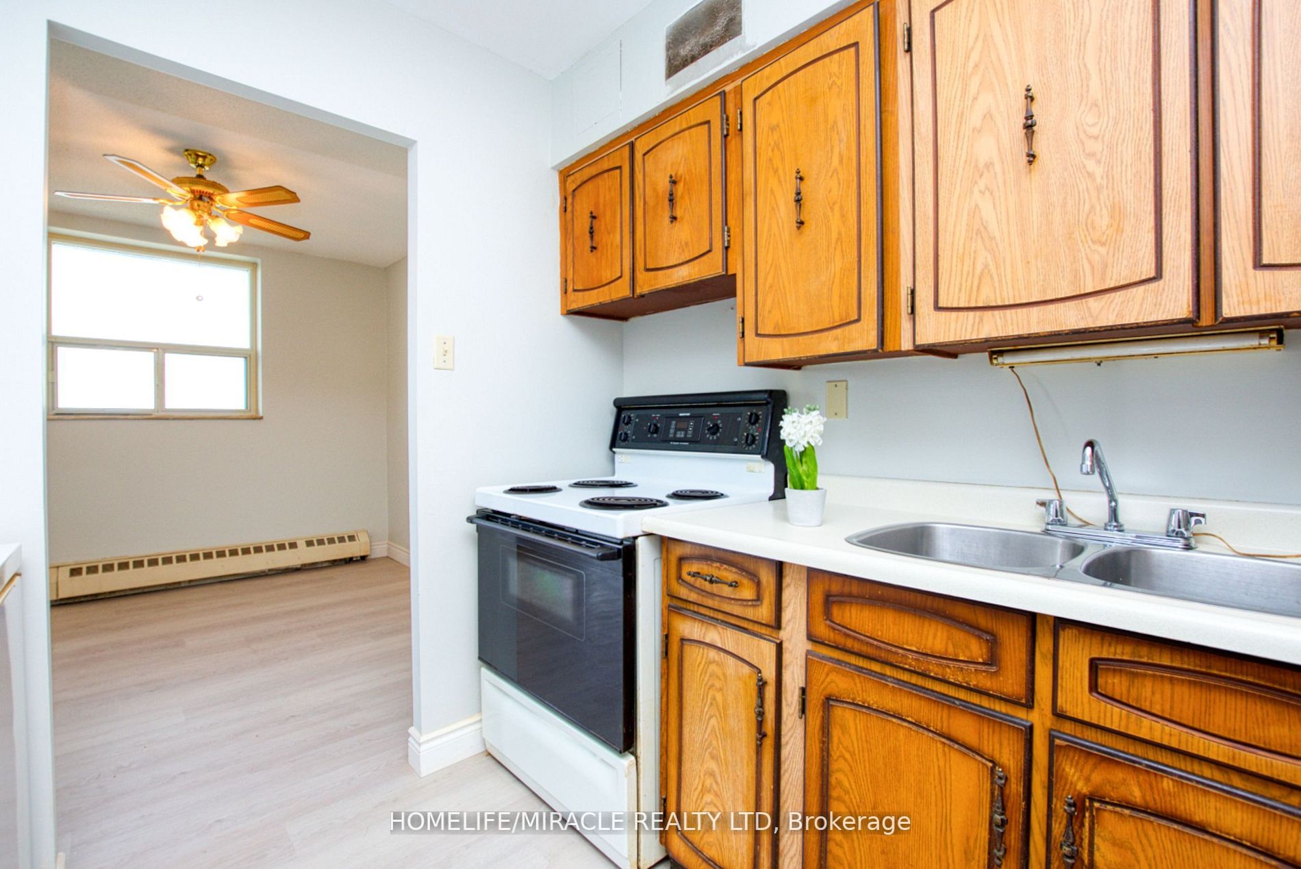3533 Derry Road E, #801