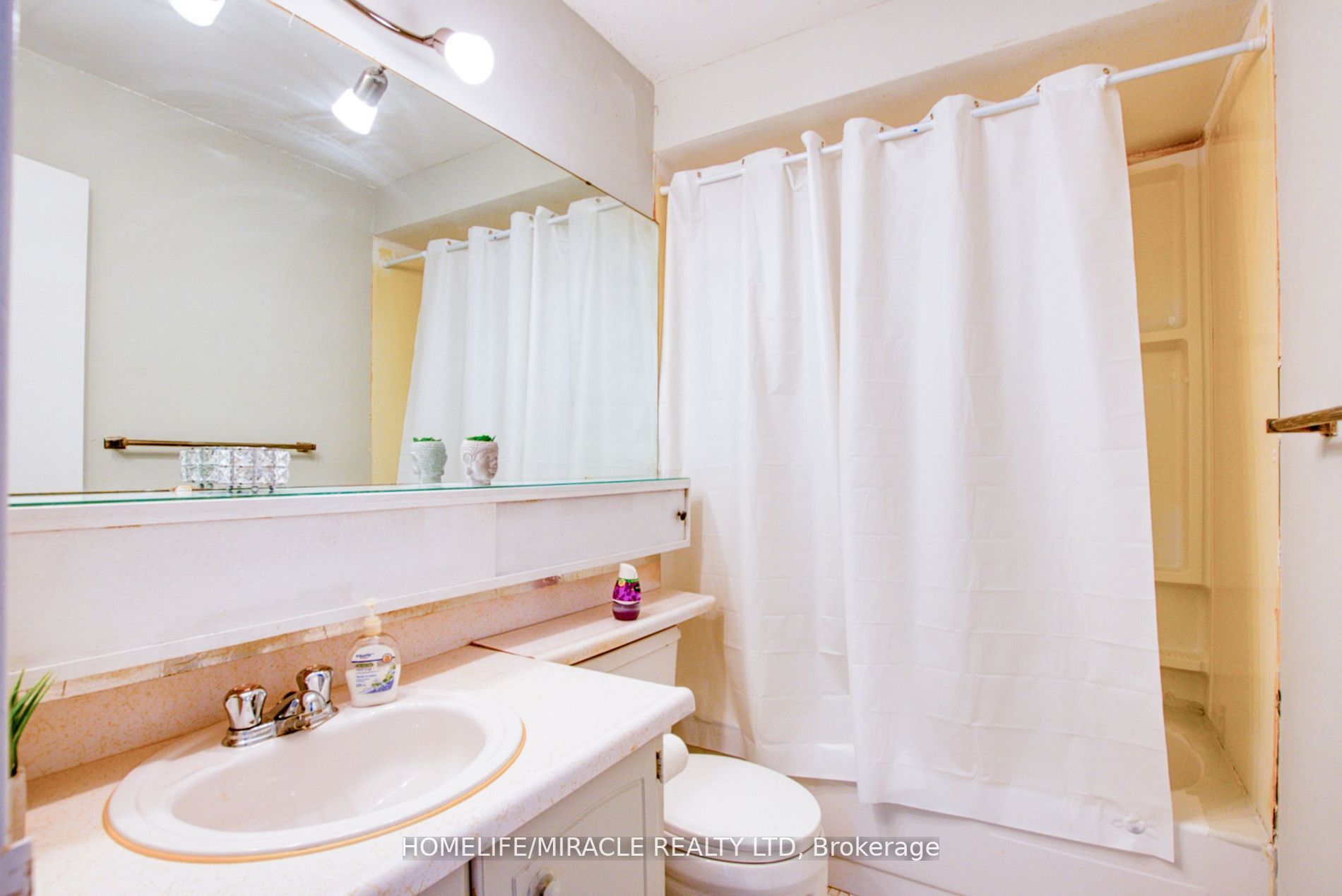 3533 Derry Road E, #801