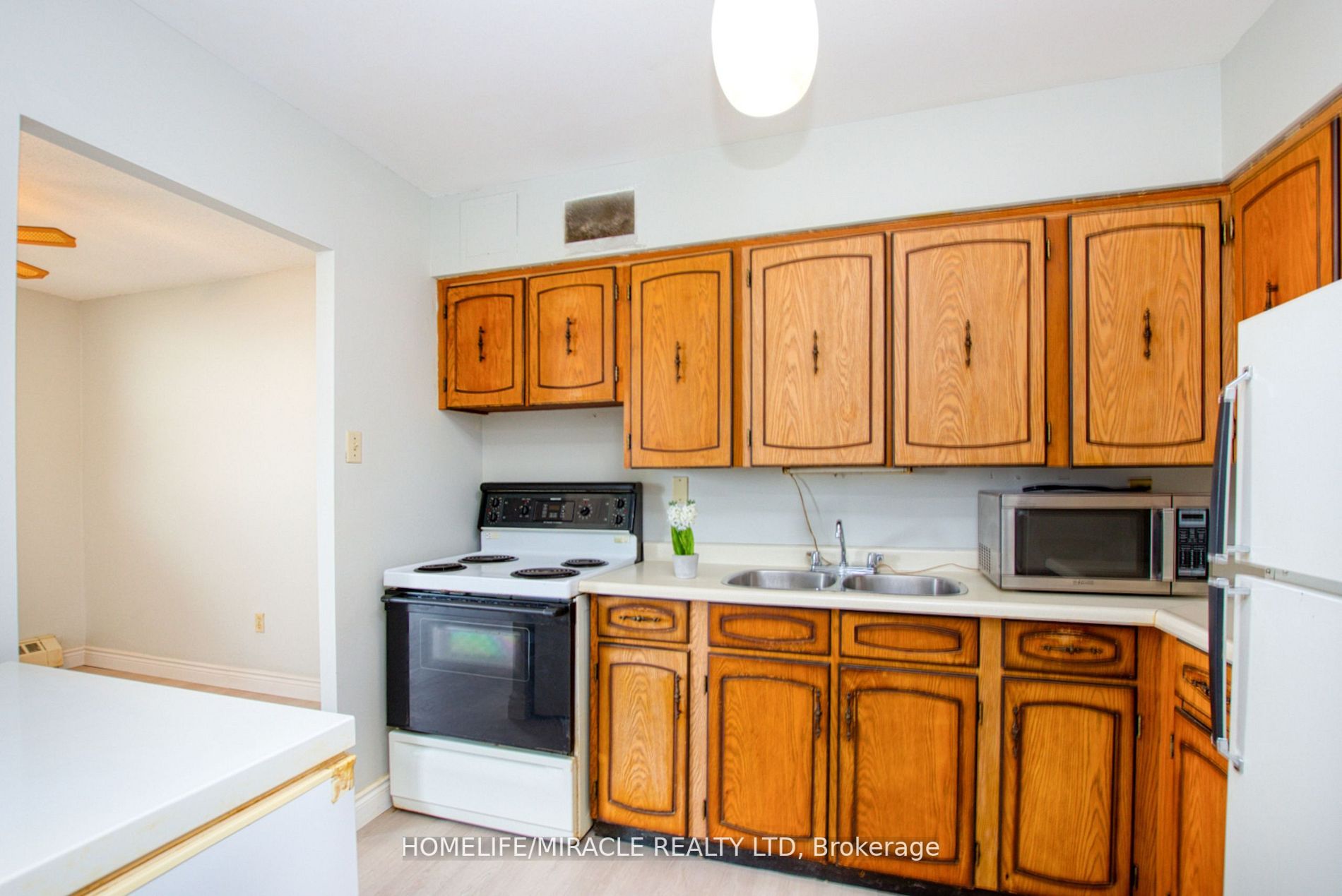3533 Derry Road E, #801