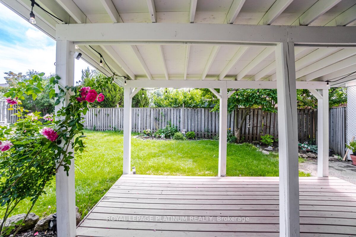 63 Faludon Dr