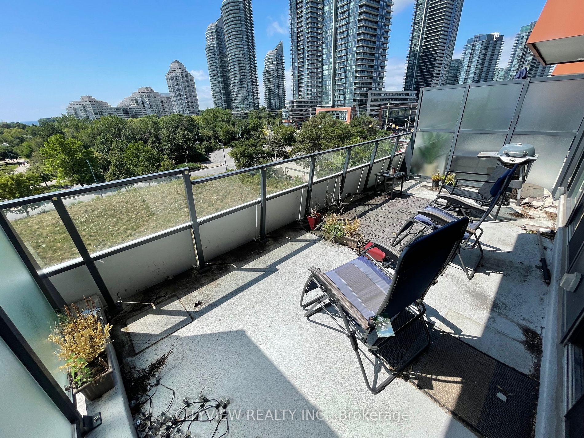 30 Shorebreeze Dr, #427