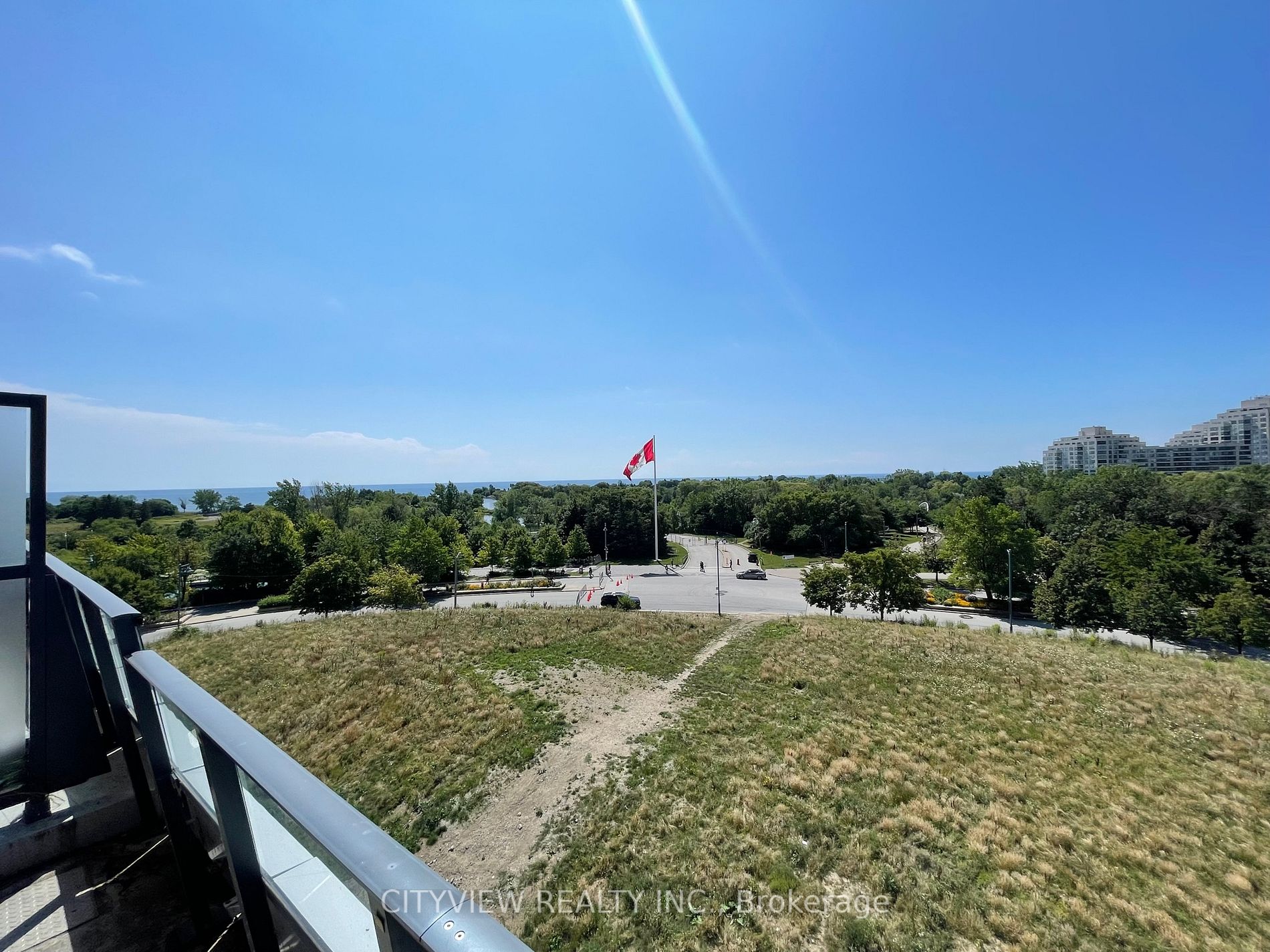 30 Shorebreeze Dr, #427