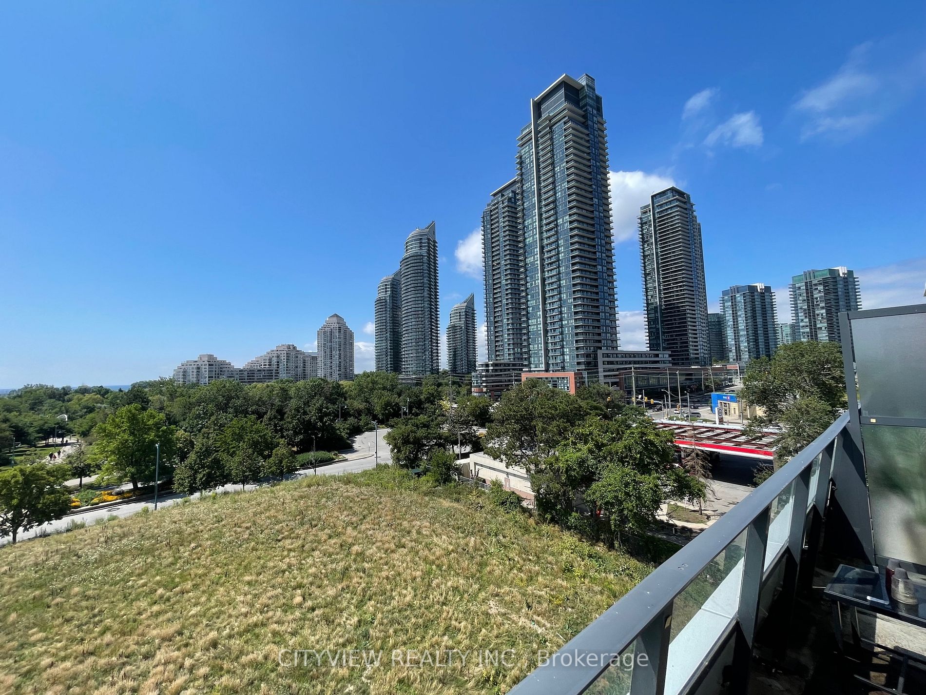 30 Shorebreeze Dr, #427