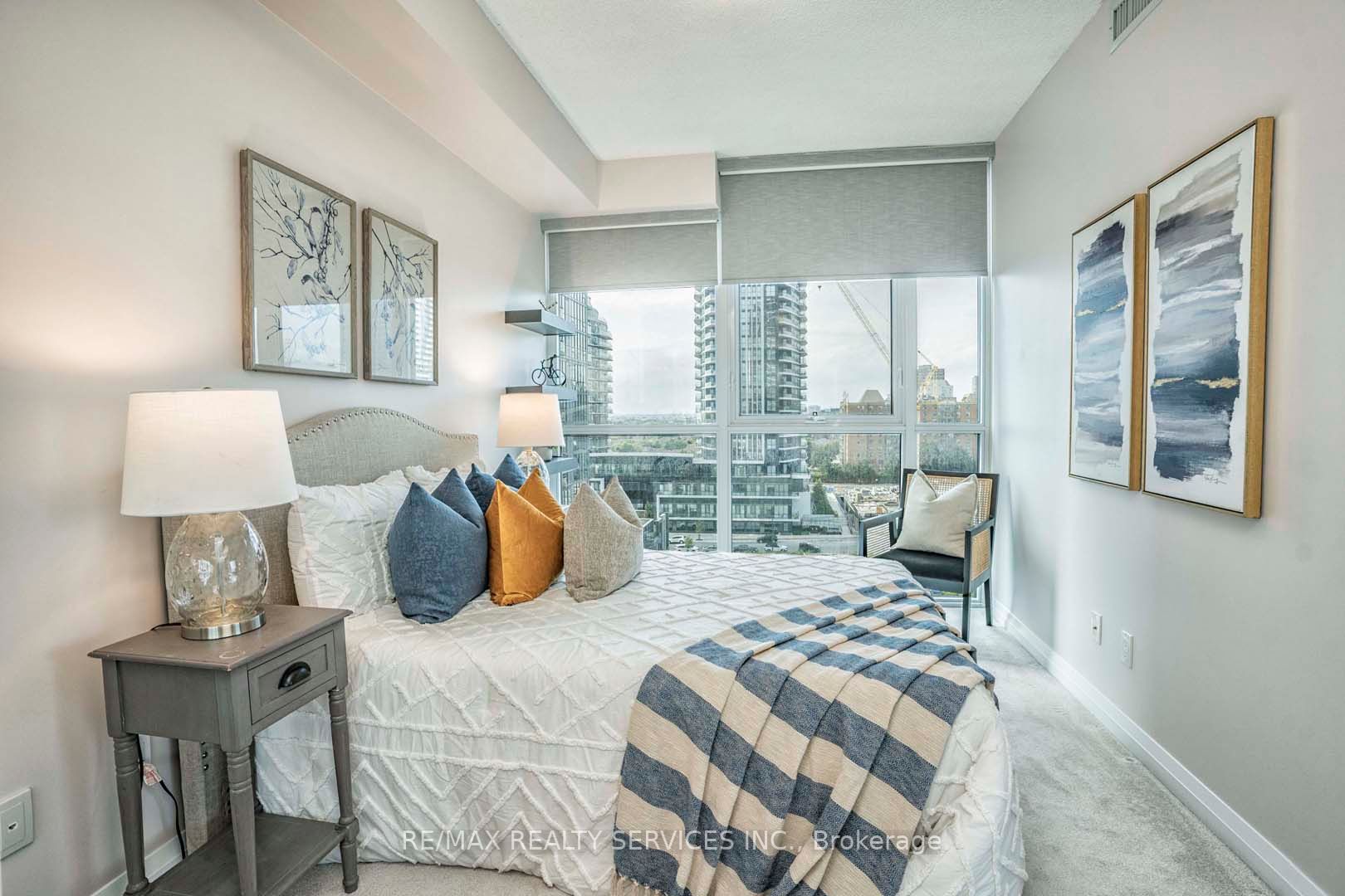 55 Eglinton Avenue W #904