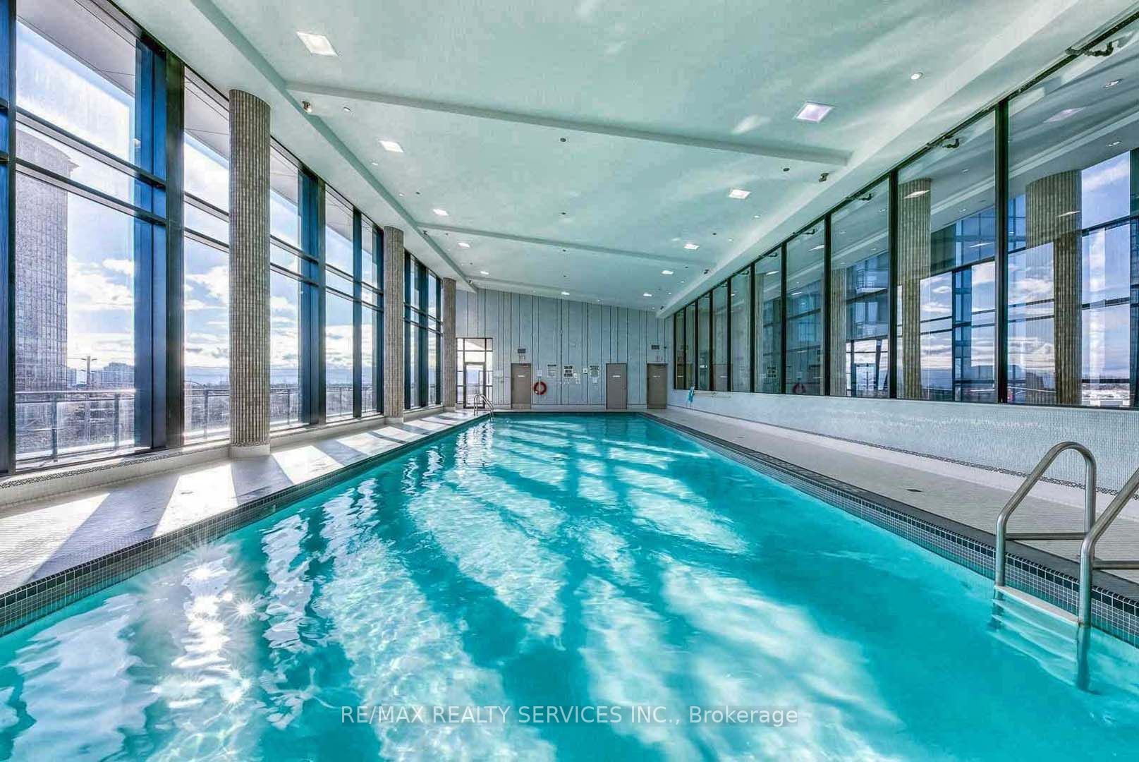 55 Eglinton Avenue W #904