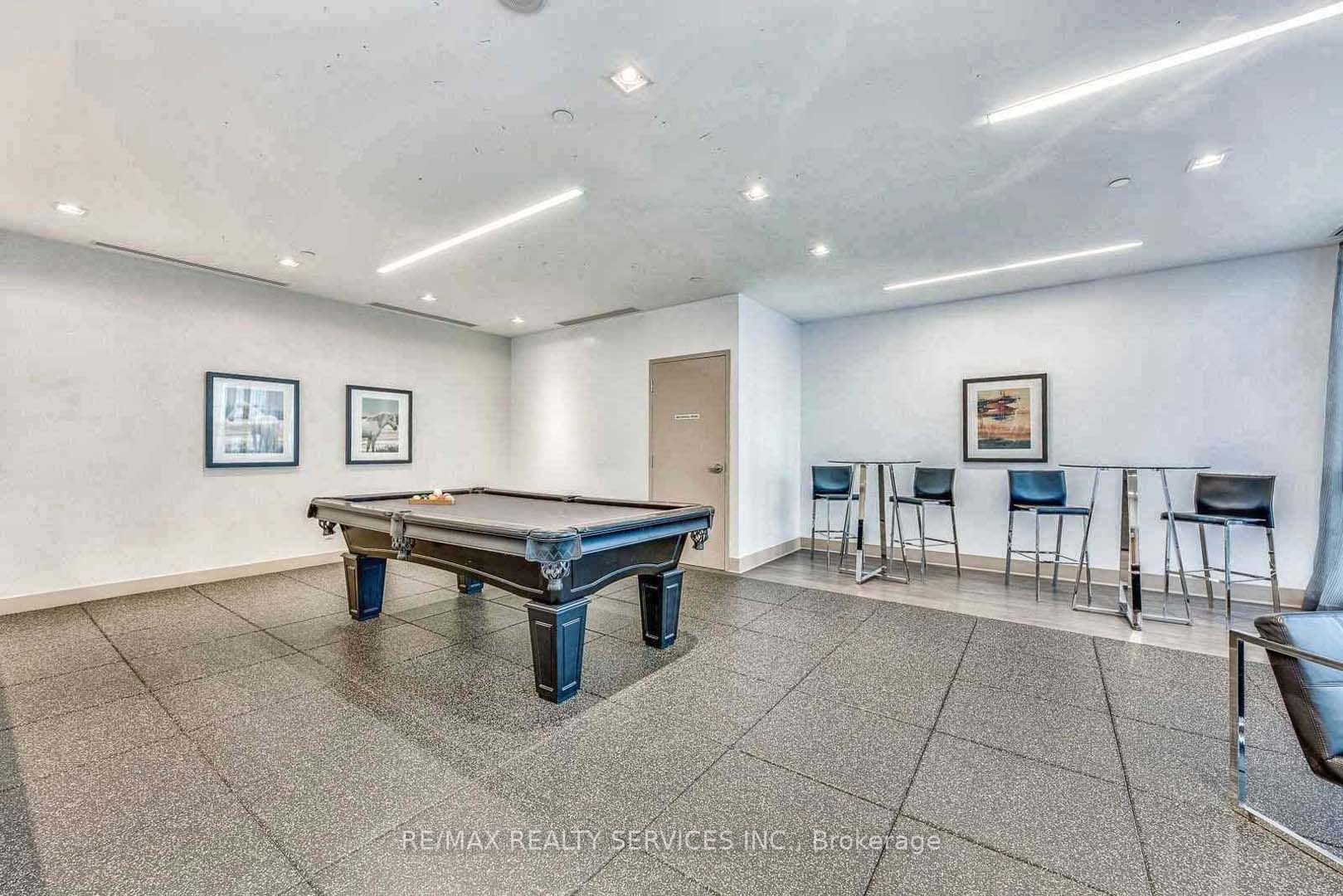 55 Eglinton Avenue W #904