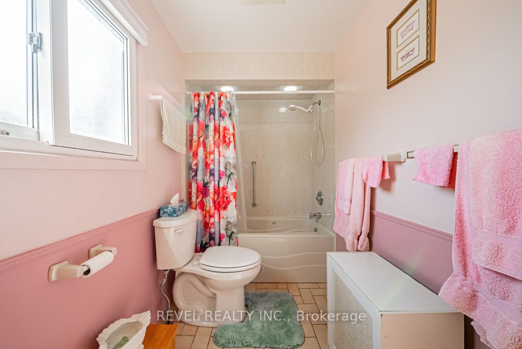 245 Coxe Blvd