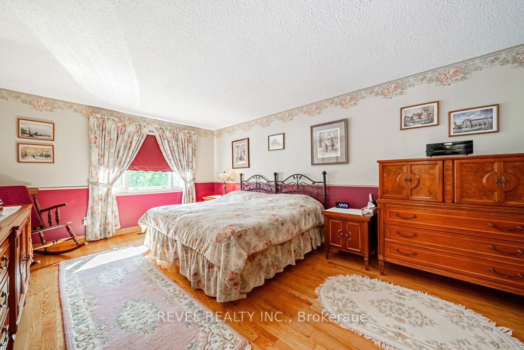 245 Coxe Blvd