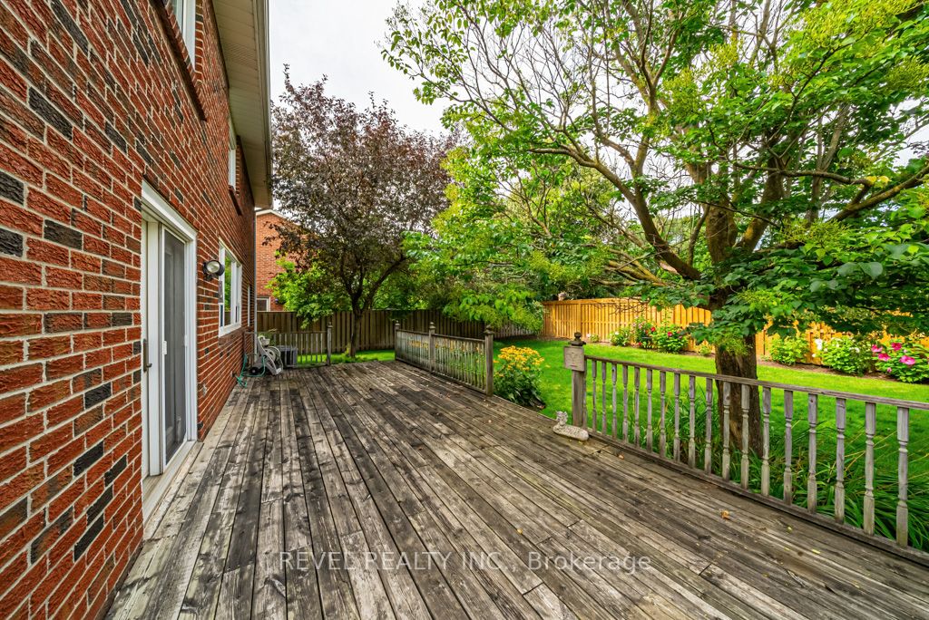 245 Coxe Blvd