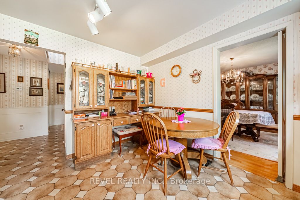 245 Coxe Blvd