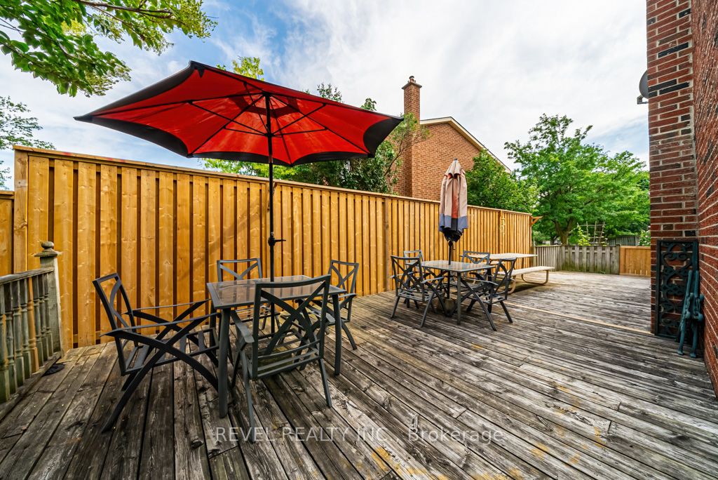 245 Coxe Blvd