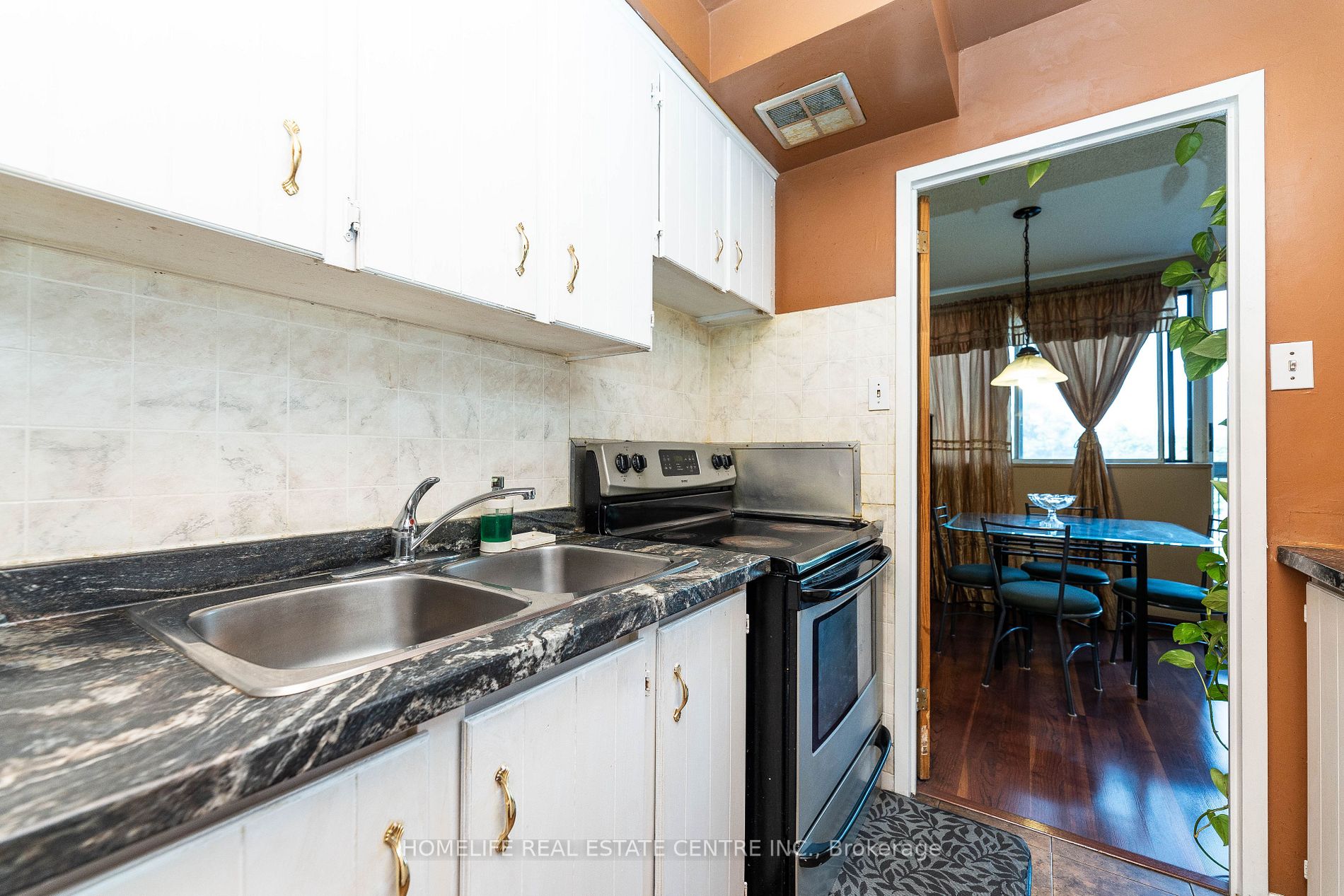 2095 Roche Crt, #275