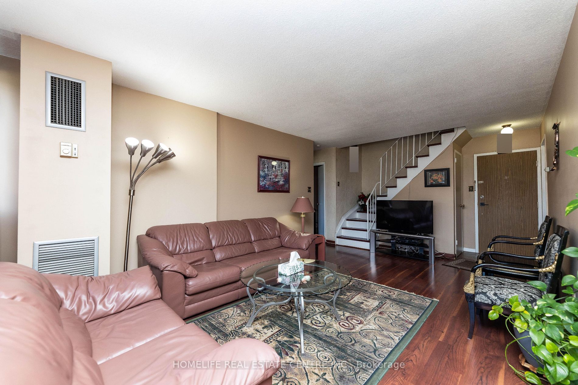 2095 Roche Crt, #275