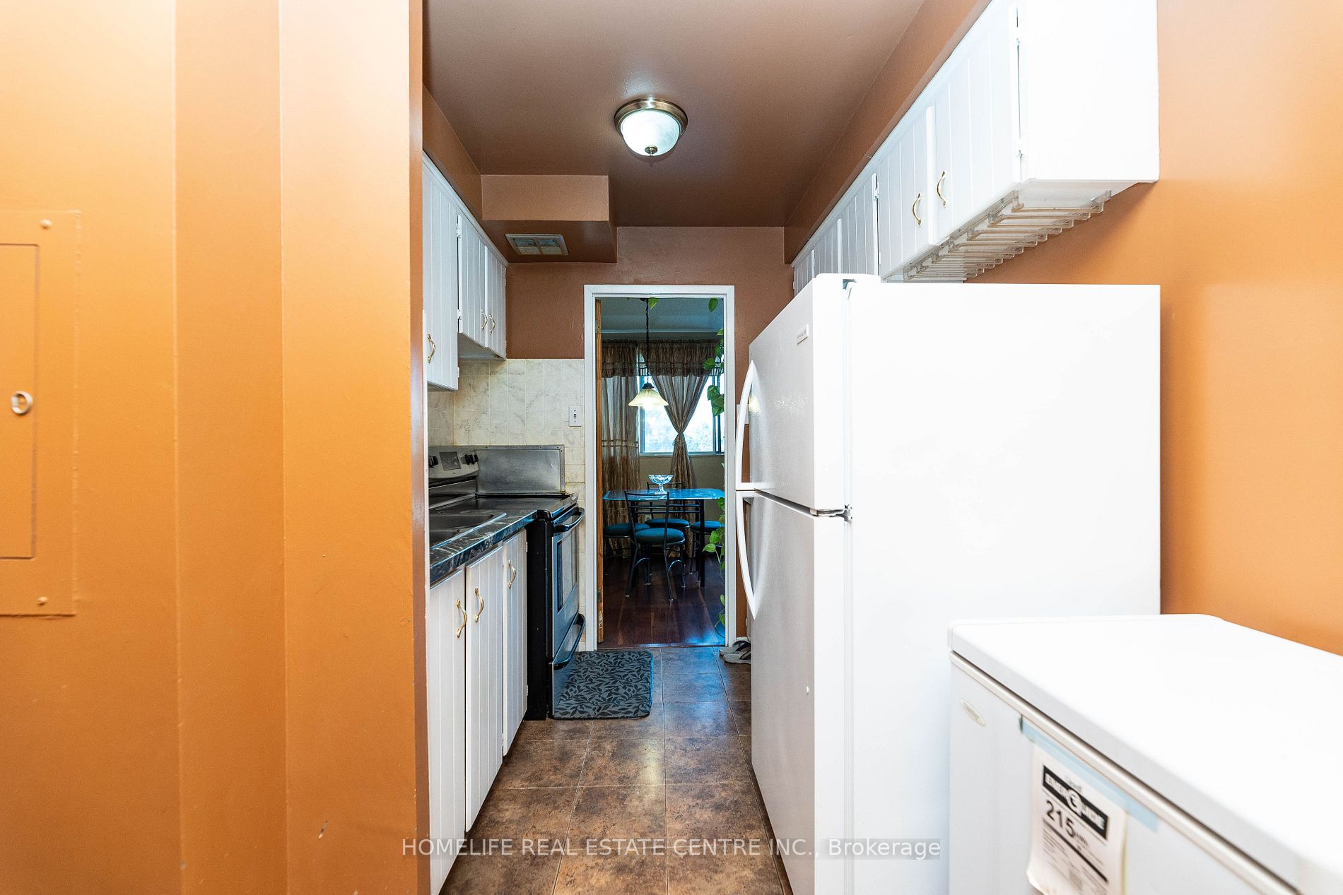 2095 Roche Crt, #275