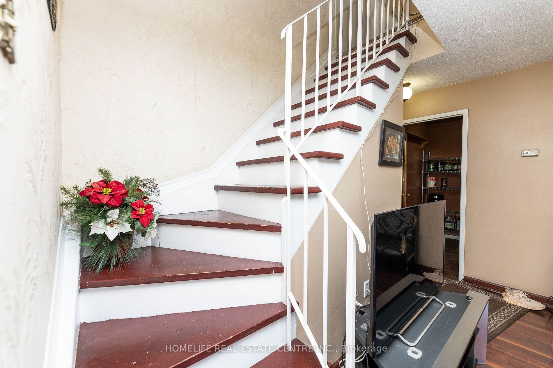 2095 Roche Crt, #275