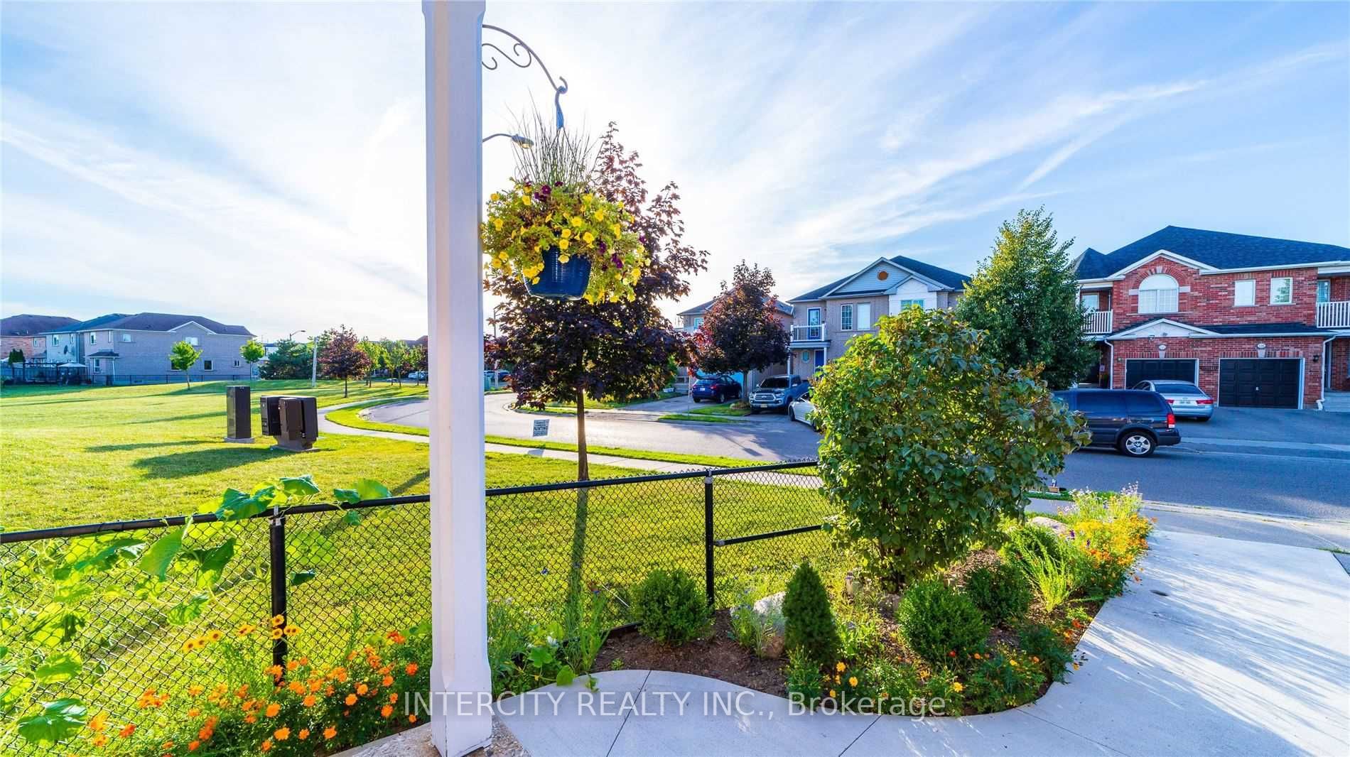 59 Lake Louise Dr