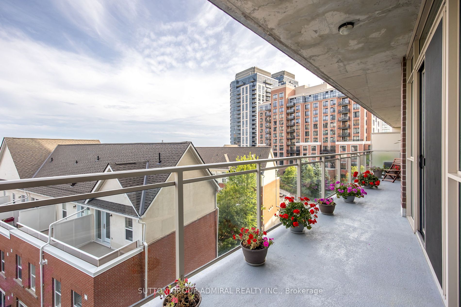 5101 Dundas St W, #407