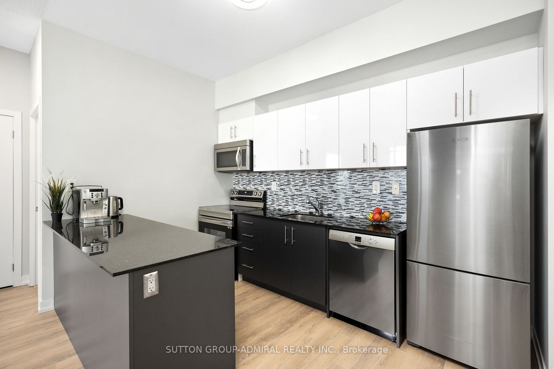 5101 Dundas St W, #407
