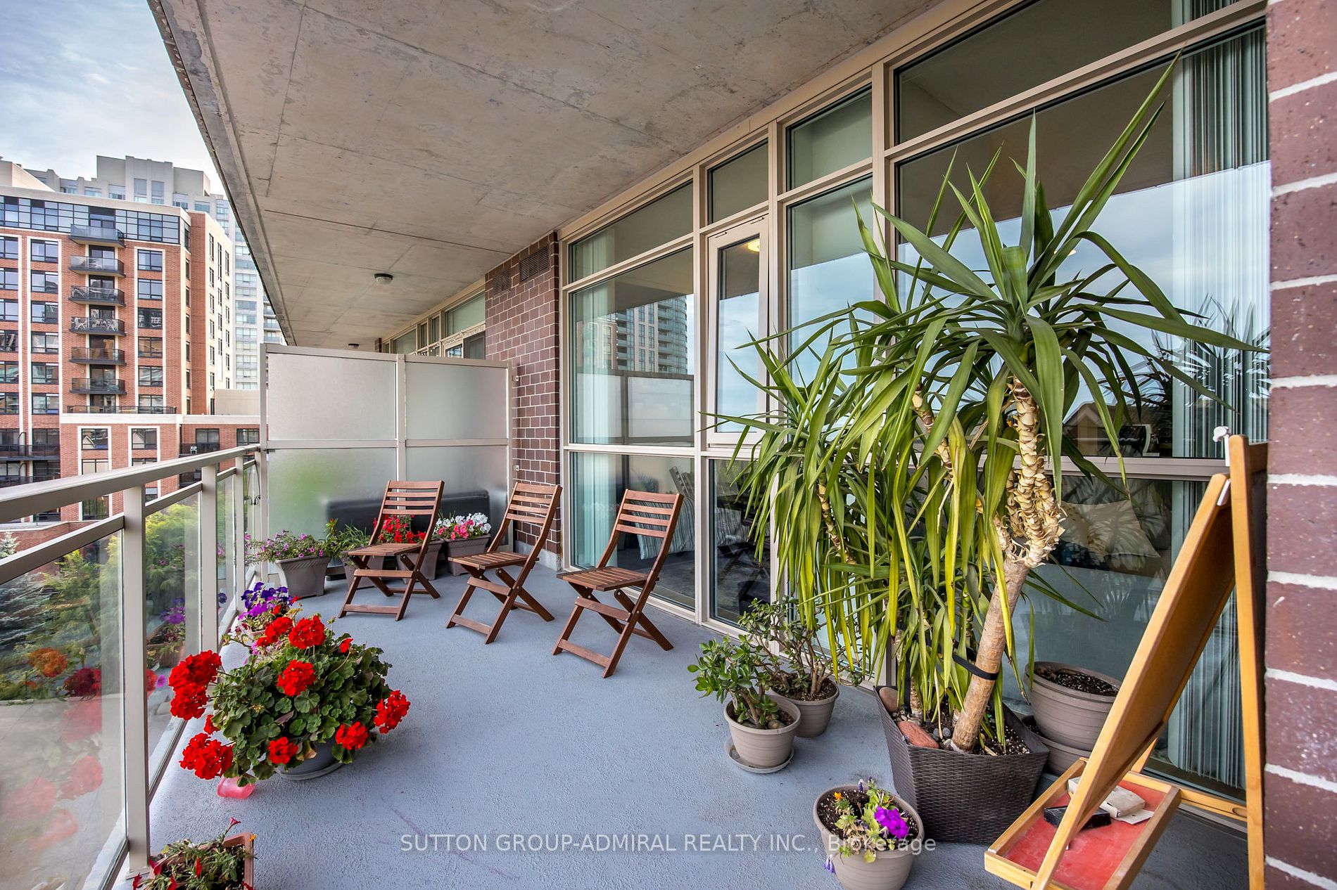 5101 Dundas St W, #407