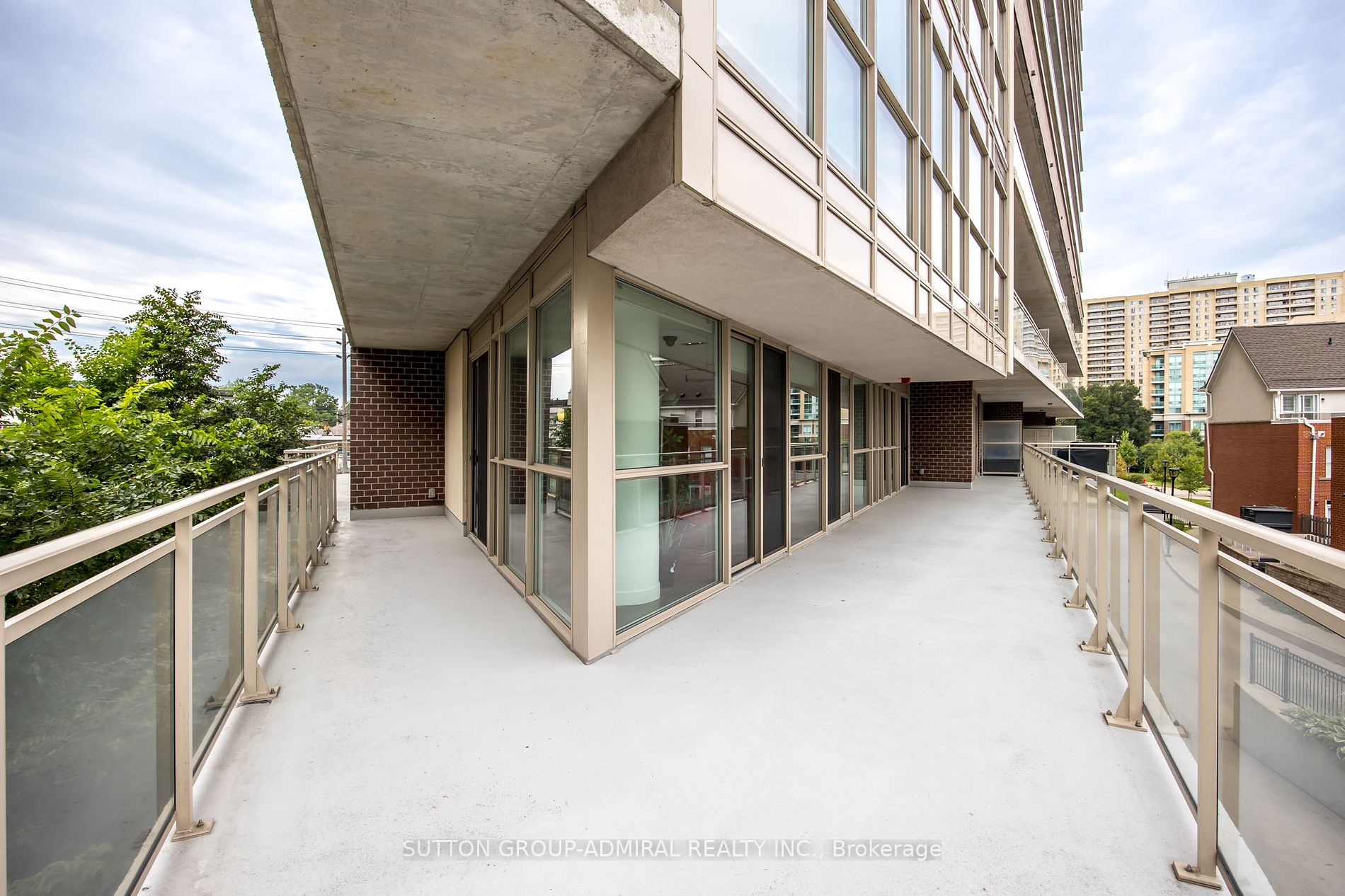 5101 Dundas St W, #407